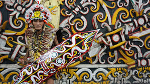 Kontraksi  sunting  penyingkatan untuk memendekkan kata (mengurangi jumlah suku kata). Berkenalan Dengan Dayak Kenyah Suku Tradisional Yang Tinggal Dekat Pusat Kota Samarinda Okezone News