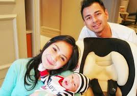 Kebanyakan model baju ini lebih untuk ibu dan anak perempuan yang digunakan untuk menghadiri acara tertentu. Intip Foto Suasana Aqiqah Putra Raffi Ahmad Nagita Slavina