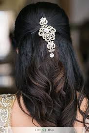 We know, it's not always so easy to find chic 'dos that make the most out of those thick, glossy strands you've been blessed with. Loose Wavy Hairdo With A Simple Stoned Brooch Or Large Chandelier Earrings With Bobby Pins Perfect For Your Medium Hair Styles Hair Styles Open Hairstyles