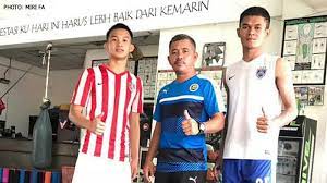 Kerana tidak dapat menahan nafsu, aku terus menuju ke bilikku dan meninggalkan bapa mertua di ruang tamu untuk menonton berita perdana di tv. Utusan Sarawak Hari Ini Sukan Berita Terkini Mengenai Sarawak Dan Malaysia Napslaiterz