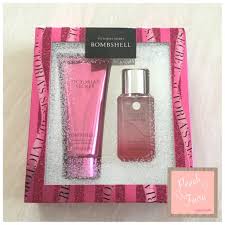 Victorias secret scent with love 6 solid fragrance perfume crayons gorgeous set of victoria secret's fragrance in a highly practical form. Victoria S Secret Bombshell Mini Mist Lotion Gift Set Shopee Philippines