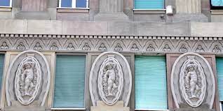 Nella provincia di la spezia sono presenti diverse banche. Palazzo San Giorgio La Spezia Zonzofox