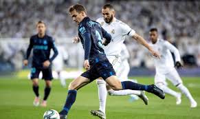 Estatísticas da carreira (partidas jogadas, golos, cartões) e o historial das transferências. Leeds United To Sign Real Sociedad Defender Llorente Football Espana