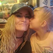 Lori Brannen's Instagram, Twitter & Facebook