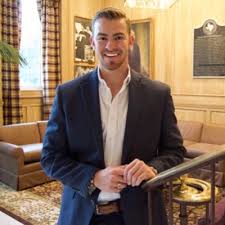 Larry Perrin III (@larryp_3)