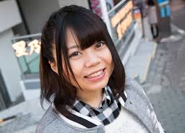 NEO-642 ギャルのお顔をベロベロ舐めたい 丸山れおな オジさん達の顔舐めを拒絶する生意気ギャル - JavCup