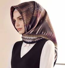 Pin Oleh Modefa Di Armine Silk Hijabs Dengan Gambar Kerudung Selendang