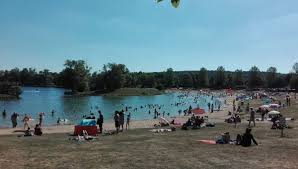 La base de loisirs du lac de thoux se trouve aux portes de toulouse et d'auch. Deconfinement Le Parc De Lery Poses Reprend En Partie Du Service