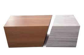 Innovation living marble tables are available in three sizes and with legs in black steel. Minimalist European Handmade Composition Coffee Table In White Greek Marble And Oak By Maria Vidali For Sale At Pamono