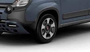 City life, city cross, launch edition, trussardi e sport. Fiat Panda City Cross City Car