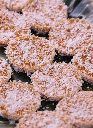 Kutsinta Without Lye Water Pagkaing Pinoy Tv Recipe In 2020 Orange Food Coloring Rice Cakes Food Print