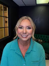 And no, I will not put makeup all over your body to fix your spray tans if  it gets messed up! Plz take your attire very seriously 🤣🫶🏻