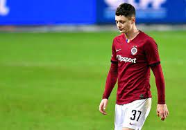 Ladislav krejčí (praga, 5 luglio 1992) è un calciatore ceco, centrocampista o difensore dello sparta praga e della nazionale ceca. Dost Uz S Temi Lokty Bezohledny Spartan Krejci Si Rekl O Velky Flastr Idnes Cz