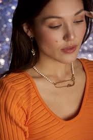 Beatriz Palacios Safety Pin Pearl Earrings Beatriz Palacios Safety Pin And  Pearl Necklace Rent Beatriz