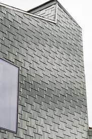 Metal Shingle House Connecticut Architect Elijah Huge Reinke Shakes Recycled Aluminum Alucobond Blog Phot Aussenverkleidung Metallverkleidung Dachschindeln