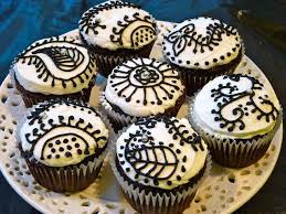 Henna Cupcakes Themed Desserts Eat Cupcakes Sweet Treats
