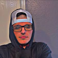 Is there any good female tattoo artists around the area?? :)) that won't  charge too much!