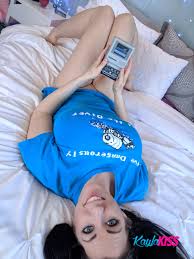 Kayla Kiss Loves To Read - Hot Girls And Naked Babes at HottyStop.com