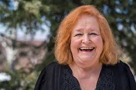 Lara Kerr's Instagram, Twitter & Facebook