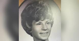 Janis Bowling's Instagram, Twitter & Facebook