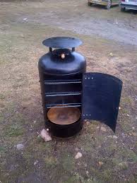 Depuis Peu Le Fumoir Est Termine Je L Ai Realise Dans Un Ballon D Eau Chaude De 200 Litres Je L Ai Tout D Abord Fumoir Ballon Eau Chaude Fabriquer Un Fumoir