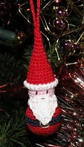 Décorations au crochet déco noël tricot crochet éléments de noël au crochet fleur crochet tutoriel pour le crochet modele crochet gratuit voilà une belle idée de décoration en trompe l'oeil, faire une fausse bibliothèque en briques peintes pour joliment décorer un espace de la maison. Encore Un Bobulle En Tuto Gratuit Pere Noel Au Crochet Plouf Dans L Herbe Noel Crochet Pere Noel Crochet Noel Crochet Tuto