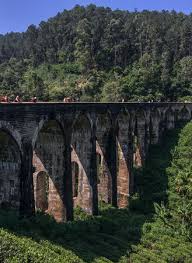 Puente De Nueve Arcos En Nuwara Eliya Sri Lanka Fotos, retratos, imágenes y  fotografía de archivo libres de derecho. Image 196590452