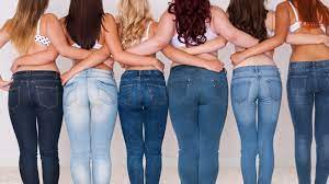 Un basique, indispensable dans notre dressing : Mode Grande Taille Quel Jean Porter Quand On Est Ronde Nos Conseils Et 10 Modeles Parfaits Femme Actuelle Le Mag