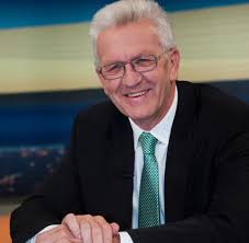 Ministerpräsident winfried kretschmann zieht sich aus wahlkampf zurück. Baden Wurttemberg Gerlinde Kretschmann Ist Auf Dem Weg Zur Kultfigur Welt