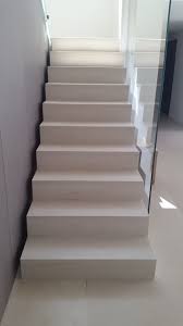 Escalier En Pierre Blanche Escalier En Marbre Parement Pierre Interieur Escalier En Pierre