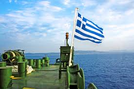 Σε περίπτωση πολέμου η σημαία πρέπει να φυλάσσεται και προστατεύεται ακόμα και με την ζωή μας. Meiwsh Twn Naytikwn Sthn Ellhnikh Shmaia Anodos Sthn 3enh Shmaia Naytika Xronika