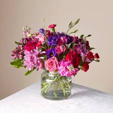Send mom one of the popular mothers day flowers including carnations, lilies, roses and tulips with. Las Vegas Florist Blooming Memory Same Day Delivery Best Prices In Town