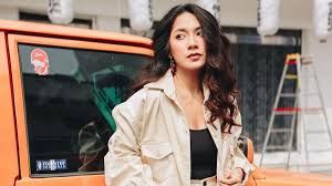 04:47 assalamu'alaikum temen onlenku, sekarang aku kasih tutorial ala dinda kirana. Dhzv Kdjveeeqm