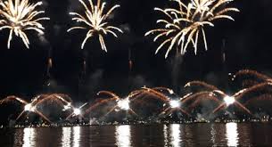 Nous mettrons à jour cet article au fur et à mesure des informations communiquées par. Balade Nocturne En Bateau Feu D Artifice Dans La Baie De Cannes
