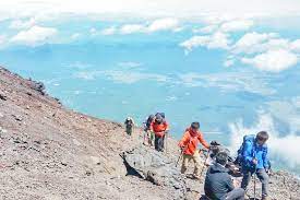Climbing Mt Fuji Alone Cost From Tokyo Mountain Hut Stay Photos Hiking In Japan Flashpacking Japan
