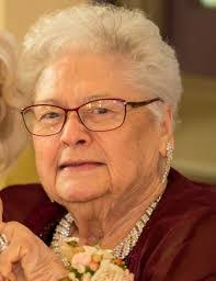 Penny Nolan's Instagram, Twitter & Facebook