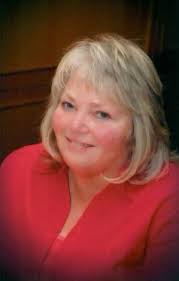 Donna Dowd's Instagram, Twitter & Facebook