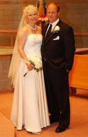 Image Result For Fifty Year Old Bride And Groom Novia Mayor Vestidos Boda Civil Boda Civil