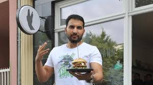 Attila hildmann's most popular book is vegan for fit. Attila Hildmann Wehrt Sich Gegen Kritik An Seinem Korper Stern De