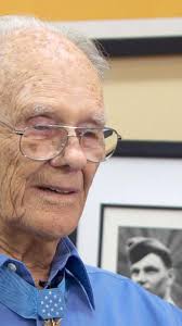 Robert Maxwell, oldest Medal of Honor recipient and Bend resident, dies at  98