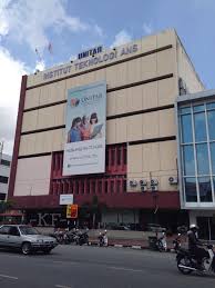 The new ktmb alor setar railway station (stesen keretapi alor setar) is located just a couple of minutes walk away from the old train station, to the south of the city centre. Facebook