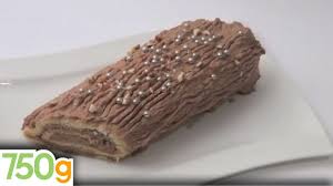 Déclinée en plusieurs recettes comme la buche à la. Recette De Buche De Noel A La Creme Au Beurre Pralinee 750g Youtube