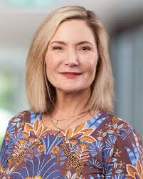 Donna Kline's Instagram, Twitter & Facebook