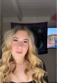 Amanda Despres's Instagram, Twitter & Facebook