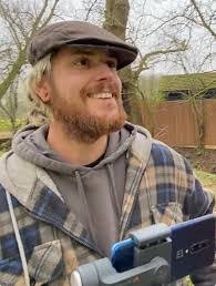 Darren Merchant's Instagram, Twitter & Facebook