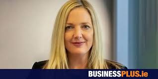 Walking away from the 'nice corporate job' brought Elaine Knowles'  creativity back