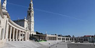 El laicado dominico de fátima realiza la vinculación con el carisma de la congregación de la hermanas dominicas de nuestra señora del rosario de fátima, dedicada a obras de carácter religioso social con opción preferencial por la familia. Santuario De Fatima Actualidad Viajes