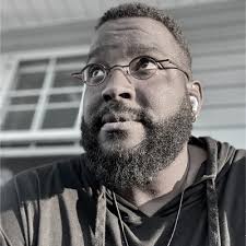 Ross Hallihan's Instagram, Twitter & Facebook