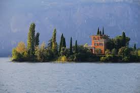 Appartamenti bilocali a pochi passi dal centro di garda e dal lago. Le Case In Vendita Sul Lago Di Garda News Gabetti