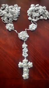 Una manera muy interesante y fácil para hacer un lazo doble. Lazo Para Boda Tejido Lazo De Boda Tocados Boda Adornos Para Boda